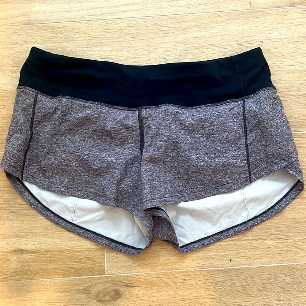 Lululemon Hotty Hot Low-Rise Lined Short- 4”